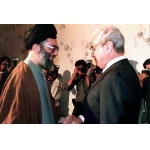 خاویر پرز دکوئیار در دیدار با حضرت آیت‌الله خامنه‌ای(رئیس‌جمهور وقت ایران)-سال 1366