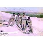 مهدی زین‌الدین در حال سخن گفتن برای عده‌ای از رزمندگان لشکر علی بن ابیطالب(ع) قم