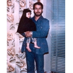 احمد کشوری در کنار فرزندش