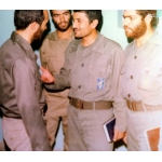 غلام‌رضا آزادی در کنار شهید خرازی و عزیز جعفری