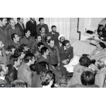 مصطفی چمران در کنار امام خمینی(ره) و جواد فکوری