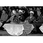 منصور ستاری در کنار هاشمی رفسنجانی و حسن روحانی