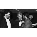 منصور ستاری در کنار حضرت آیت‌الله خامنه‌ای